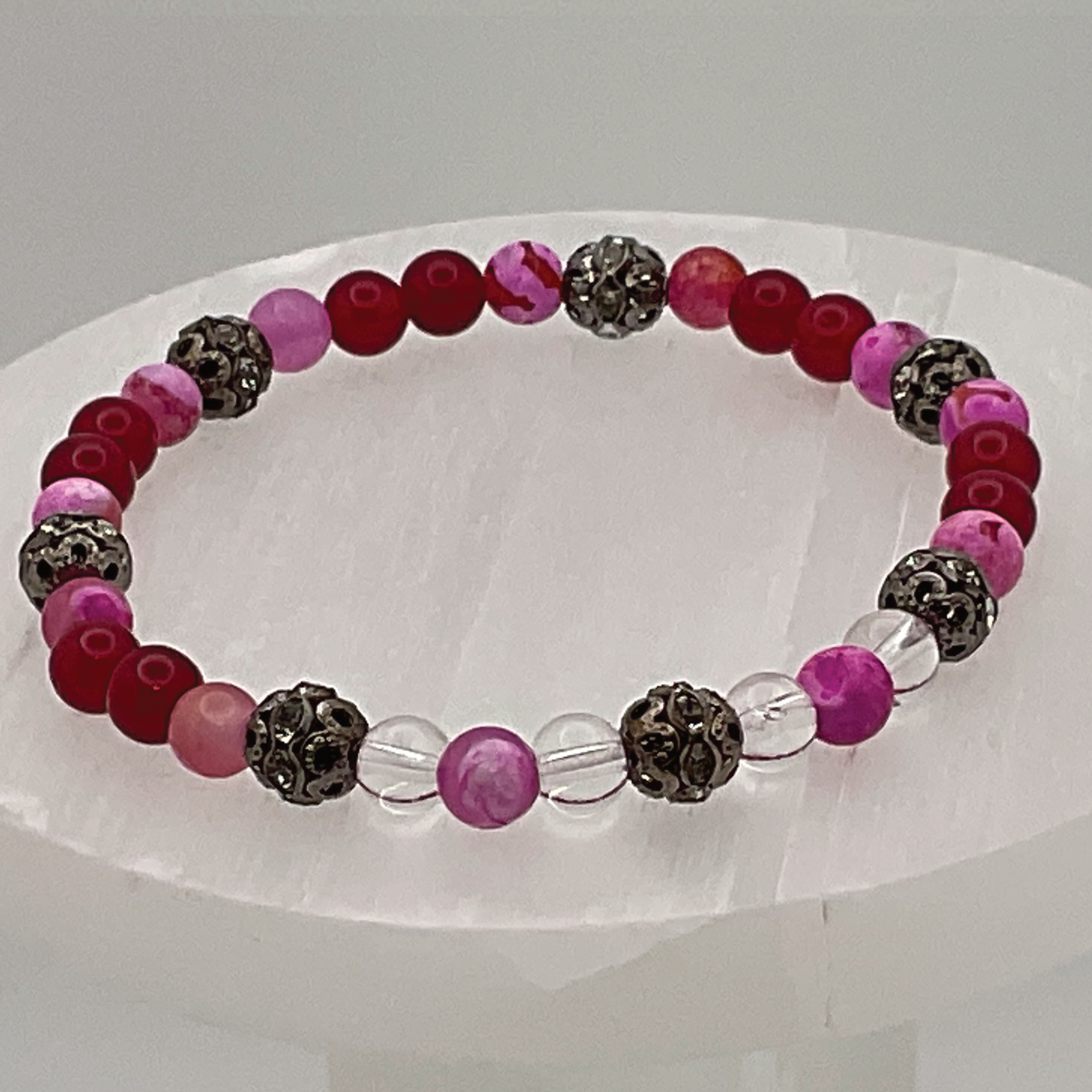 Pulsera de ágata Dragon Vein rosa coral rojo y cuarzo transparente con separadores de cristal negro