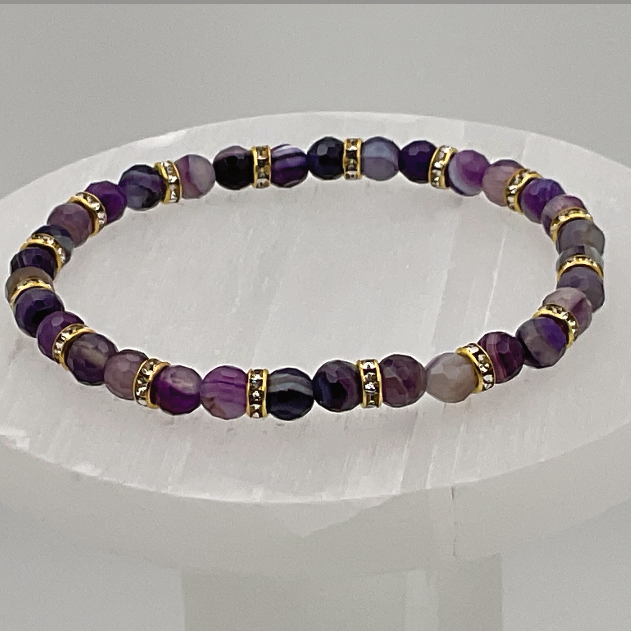 Pulsera de ágata de vena de dragón púrpura con separadores de cristal dorado