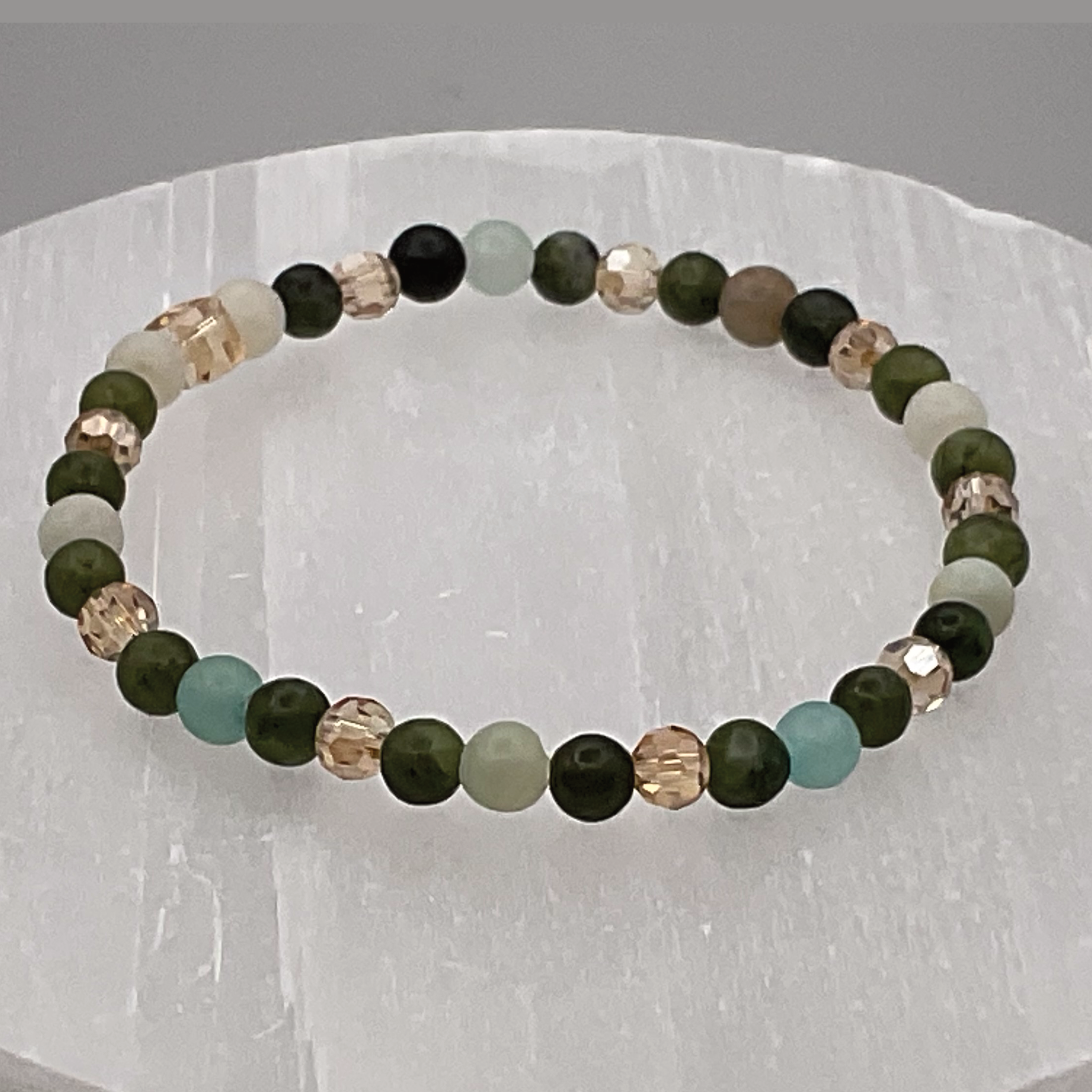 14.5 cm (5.7") Green Chalcedony Serpentine Amber Crystal Bracelet
