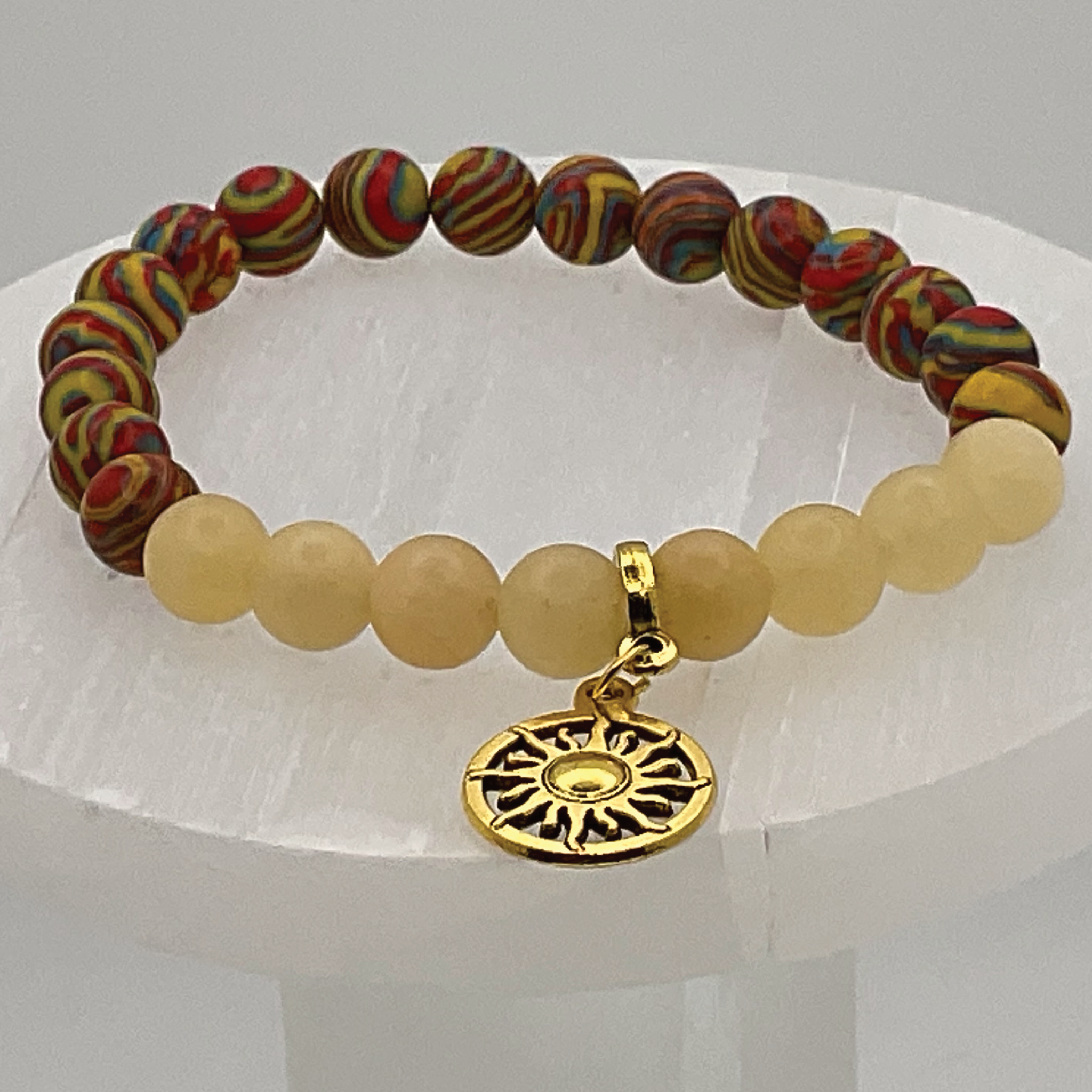 Pulsera de dijes de sol de calcita de calsilica arcoíris