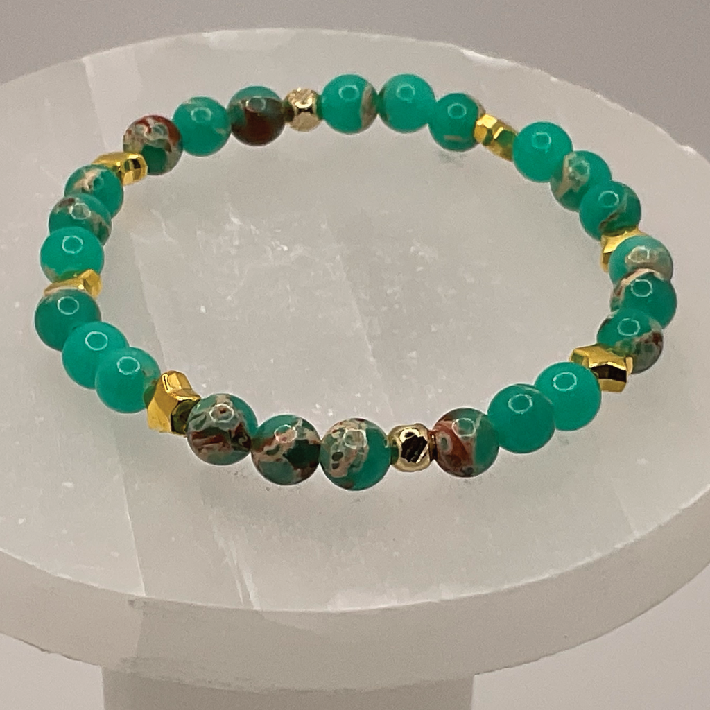 Green Chalcedony Bracelet with Gold Tone Star Spacers