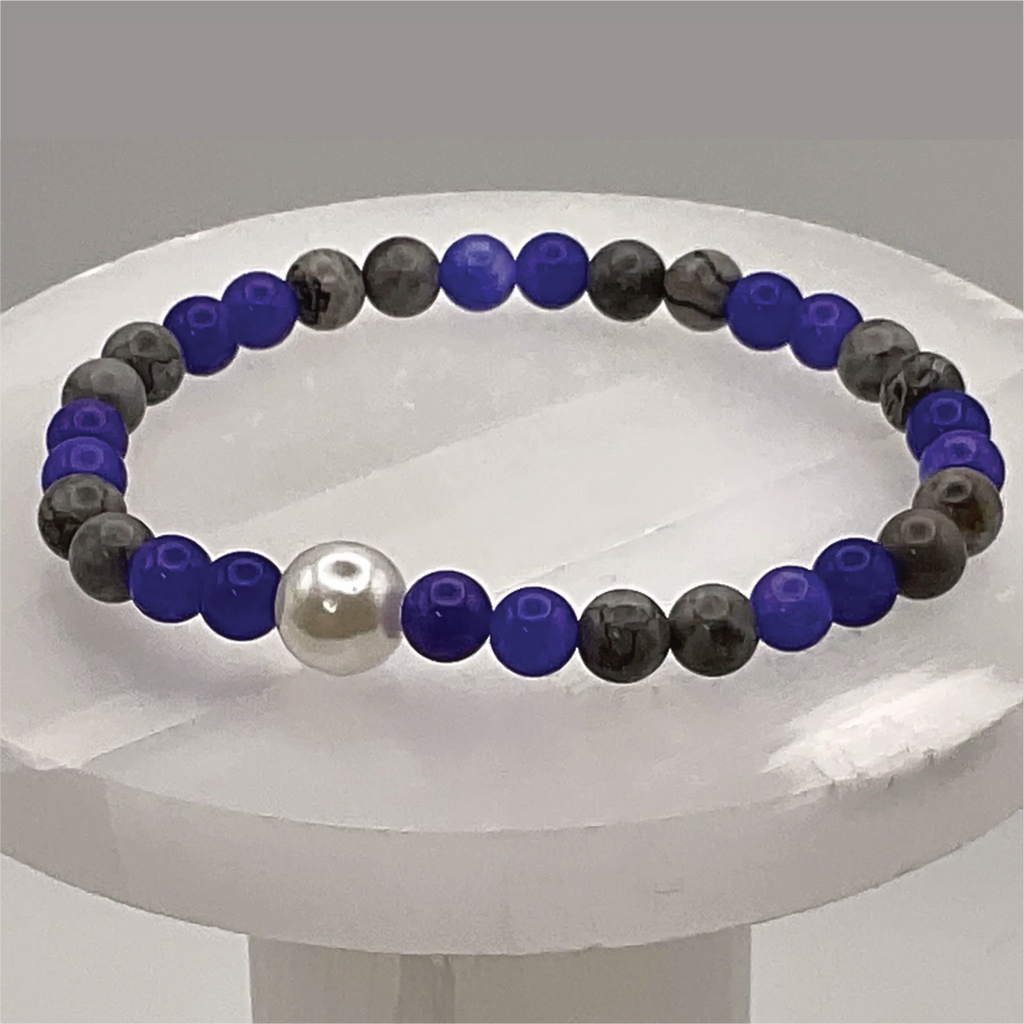 Pulsera de magnesita, amatista y perlas de imitación