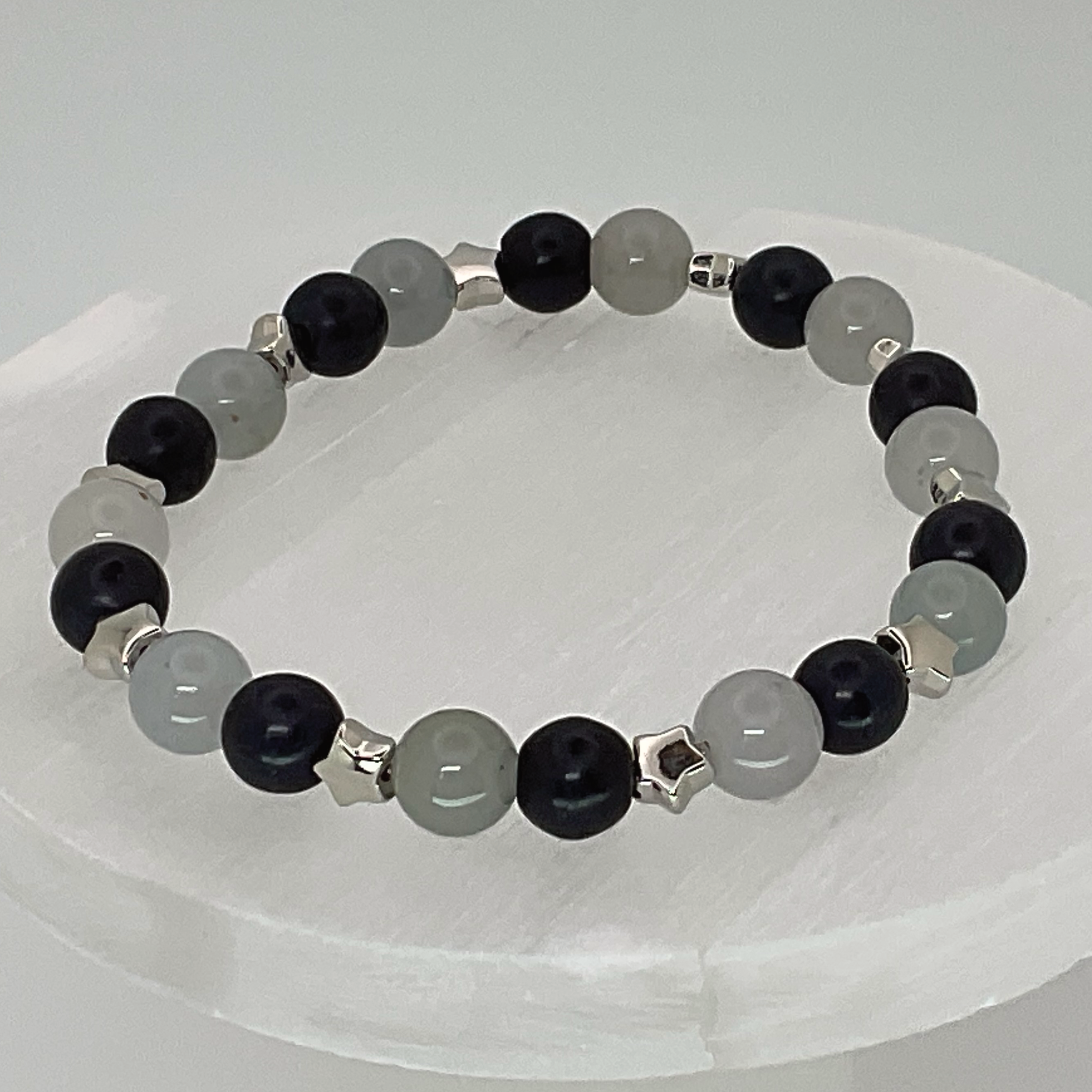 Pulsera de Cuarzo Lechoso y Sodalita con Separadores de Estrella Plateados