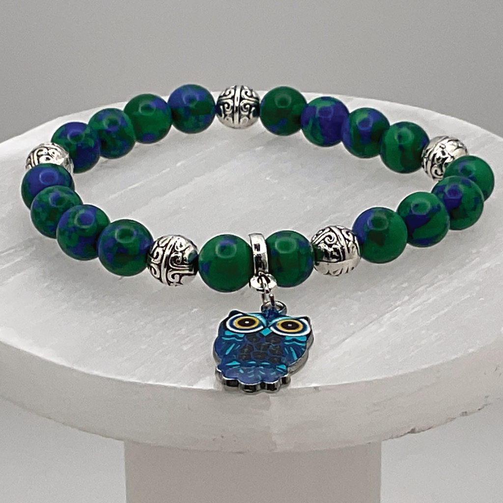 Pulsera con dije de búho azul azurita y separadores de plata