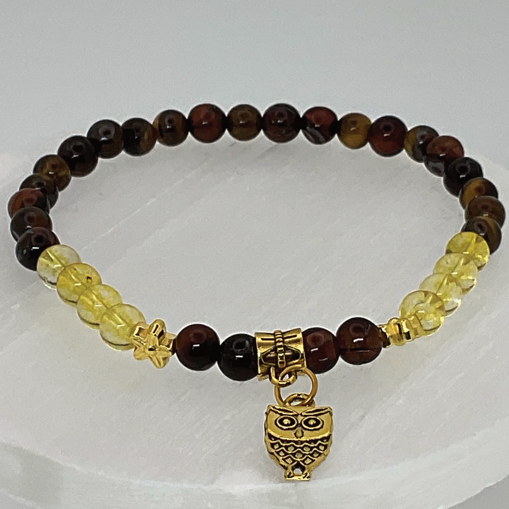 Pulsera con dije de búho dorado de citrino y mookaite con espaciadores de estrellas doradas