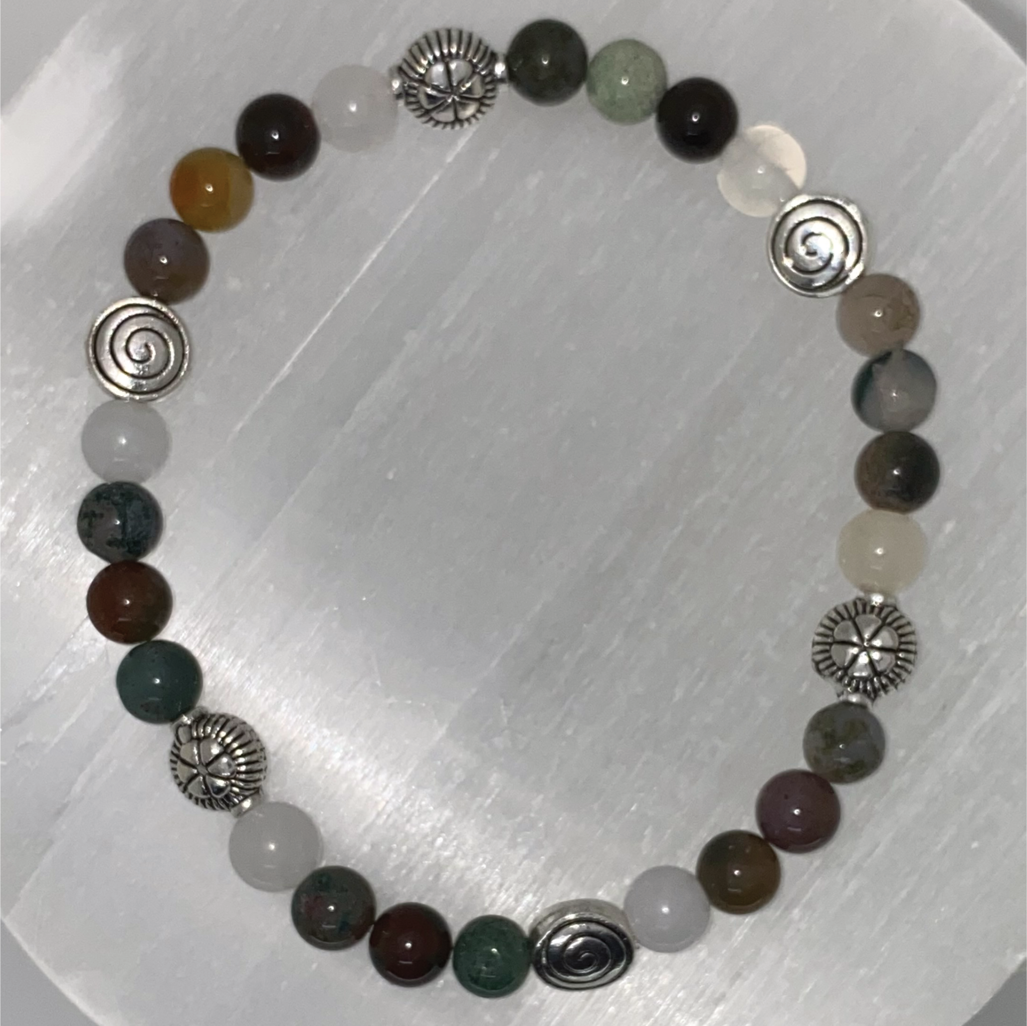 Pulsera de Ágata Oriental con Separadores de Plata