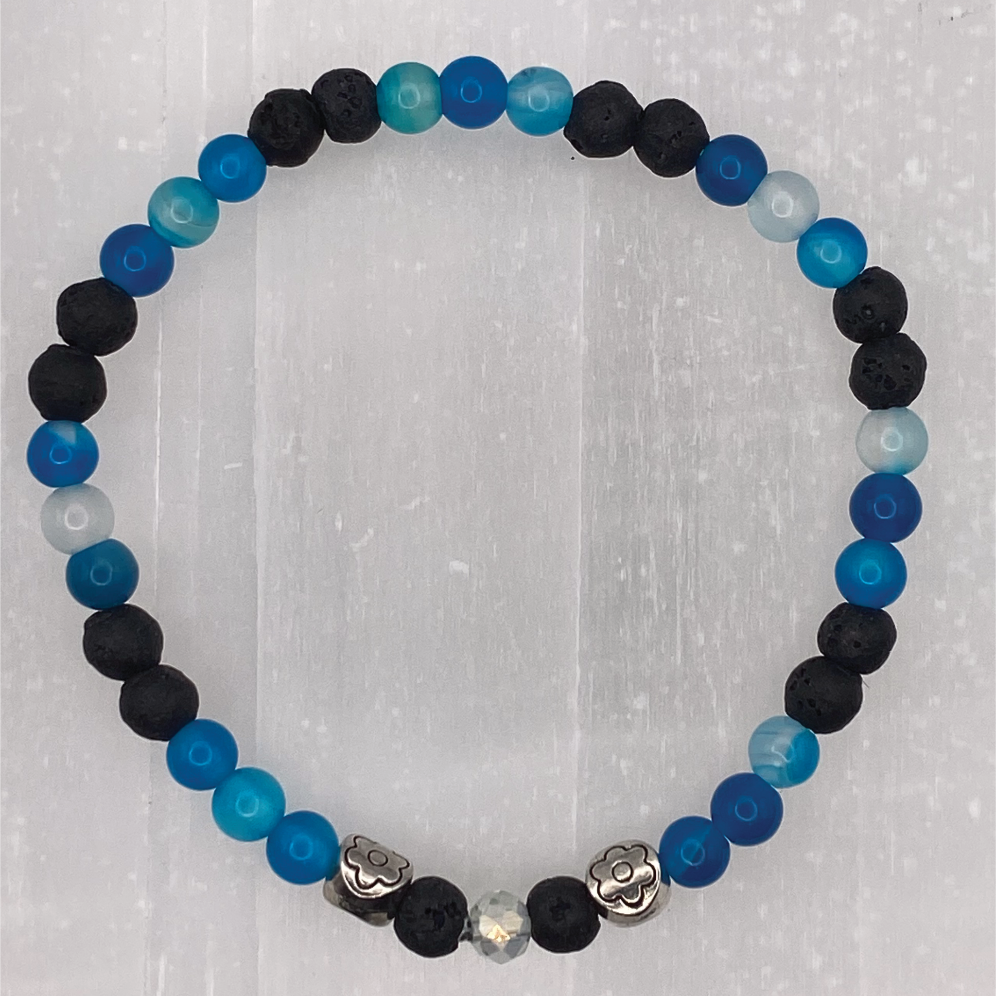 14 cm (5.5") Blue Dragon Vein Agate Black Agate Bracelet