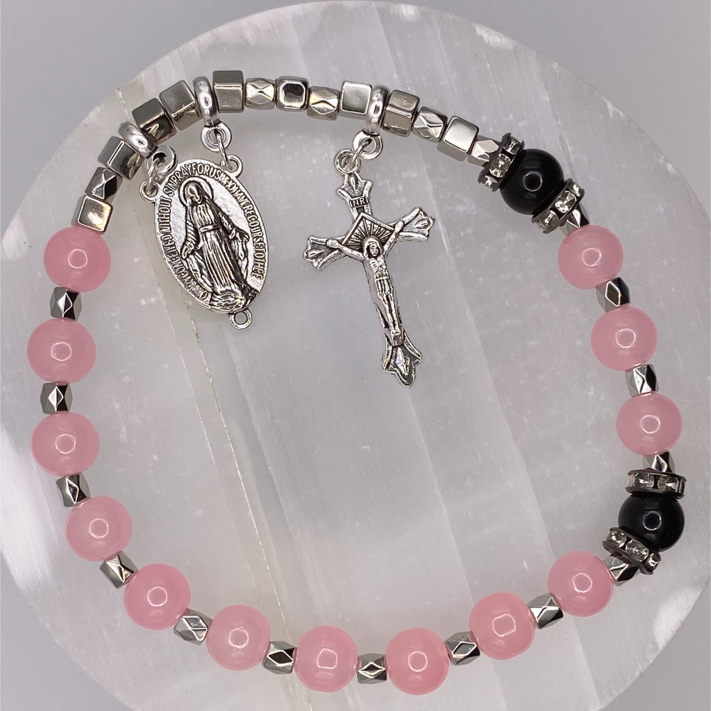 Pulsera de Rosario Plateada de Una Década Rosa y Negra