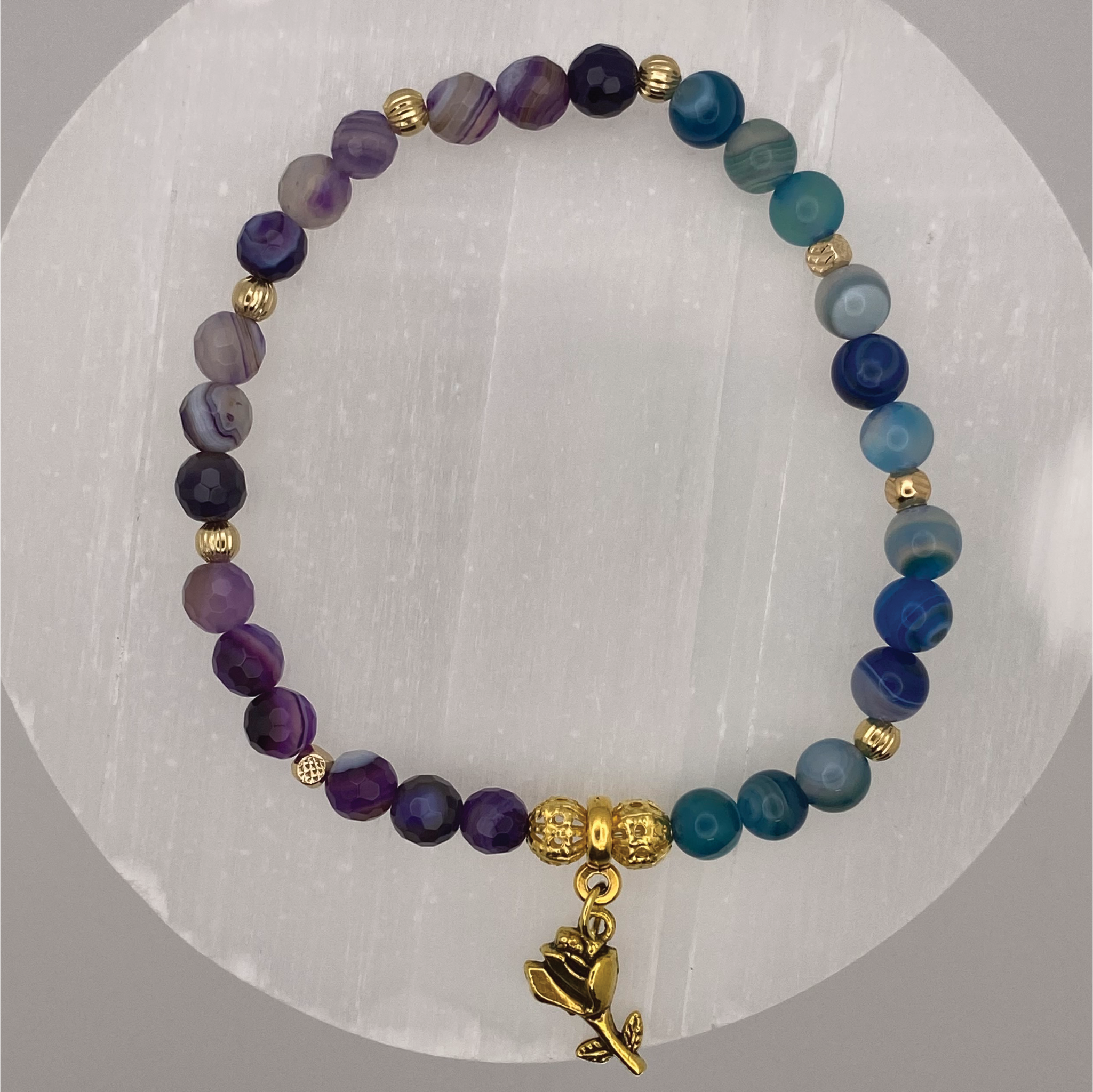 Pulsera con dije de flor de ágata Blue and Purple Dragon Vein con separadores dorados