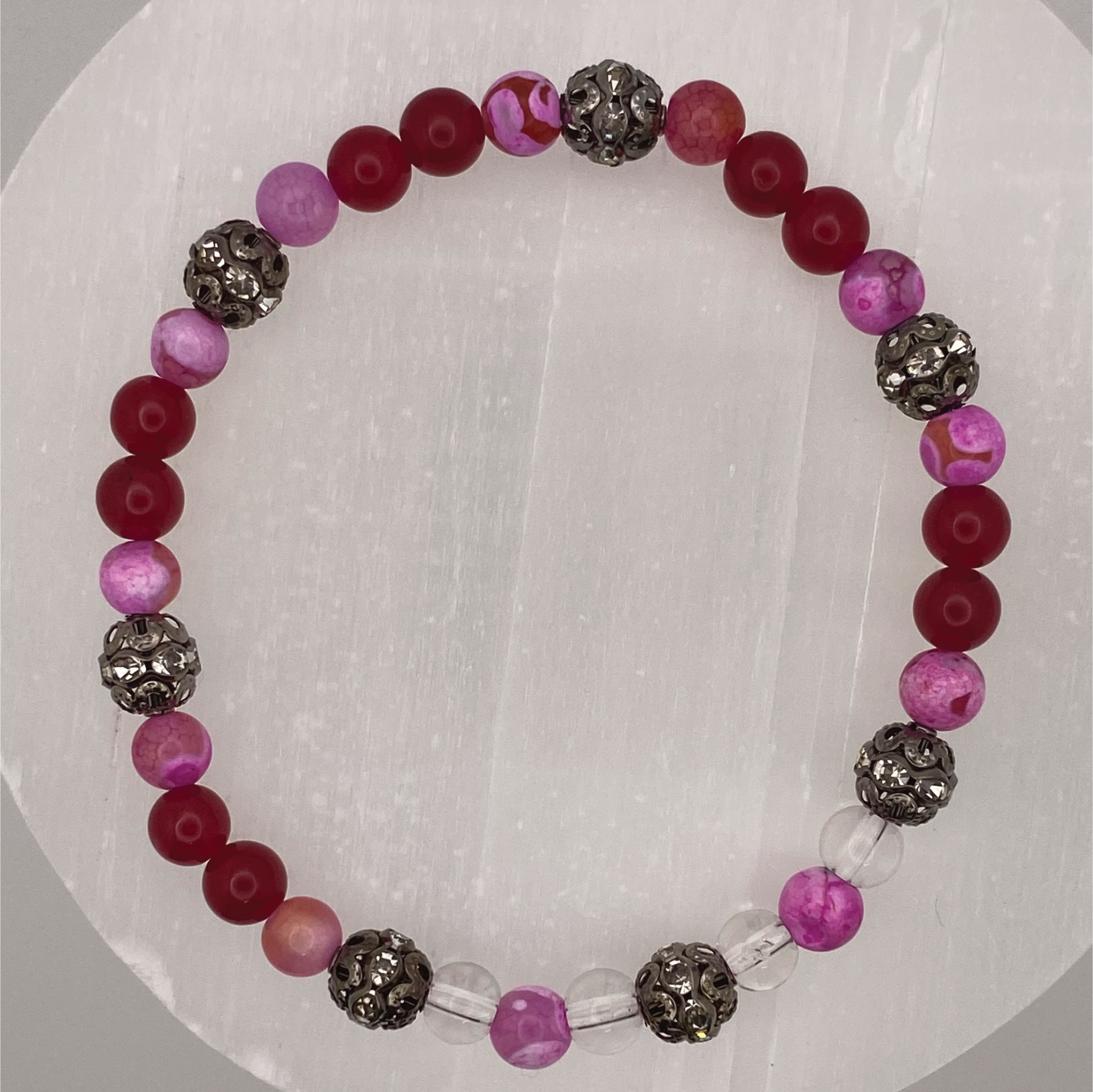 Pulsera de ágata Dragon Vein rosa coral rojo y cuarzo transparente con separadores de cristal negro