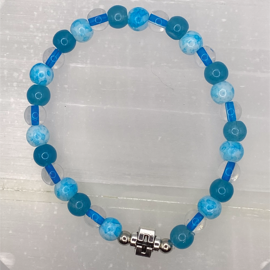 15.5 cm (6.1") Triple Blue Silver Charm Glass Bracelet