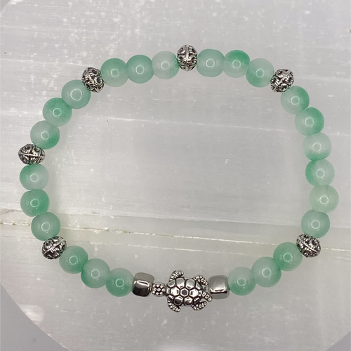15.5 cm (6.1") Light Green Turtle Charm Glass Bracelet with Silver Spacers