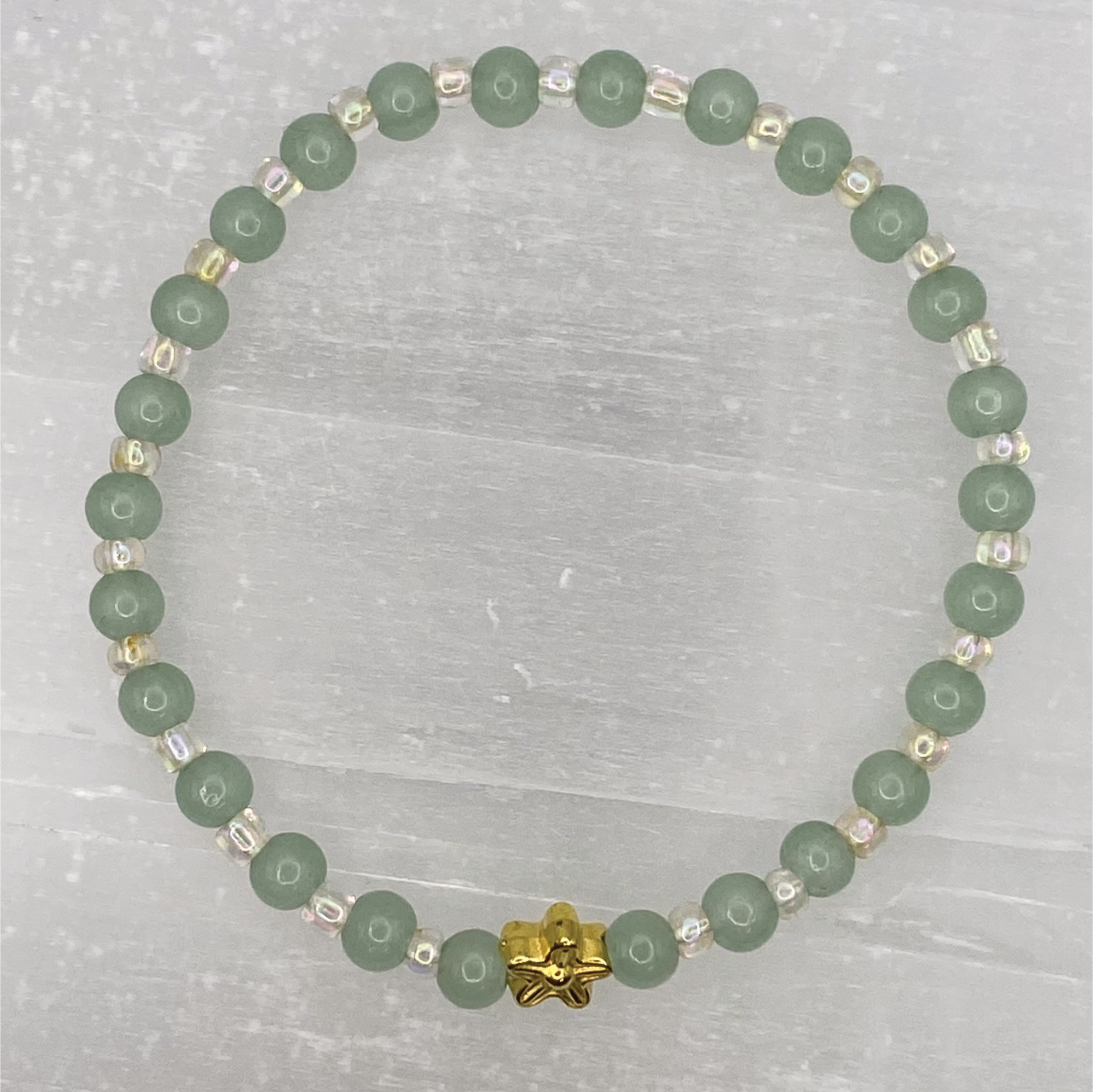 15 cm (5.9") Green Chalcedony Gold Star Bracelet with Amber Crystal Spacers