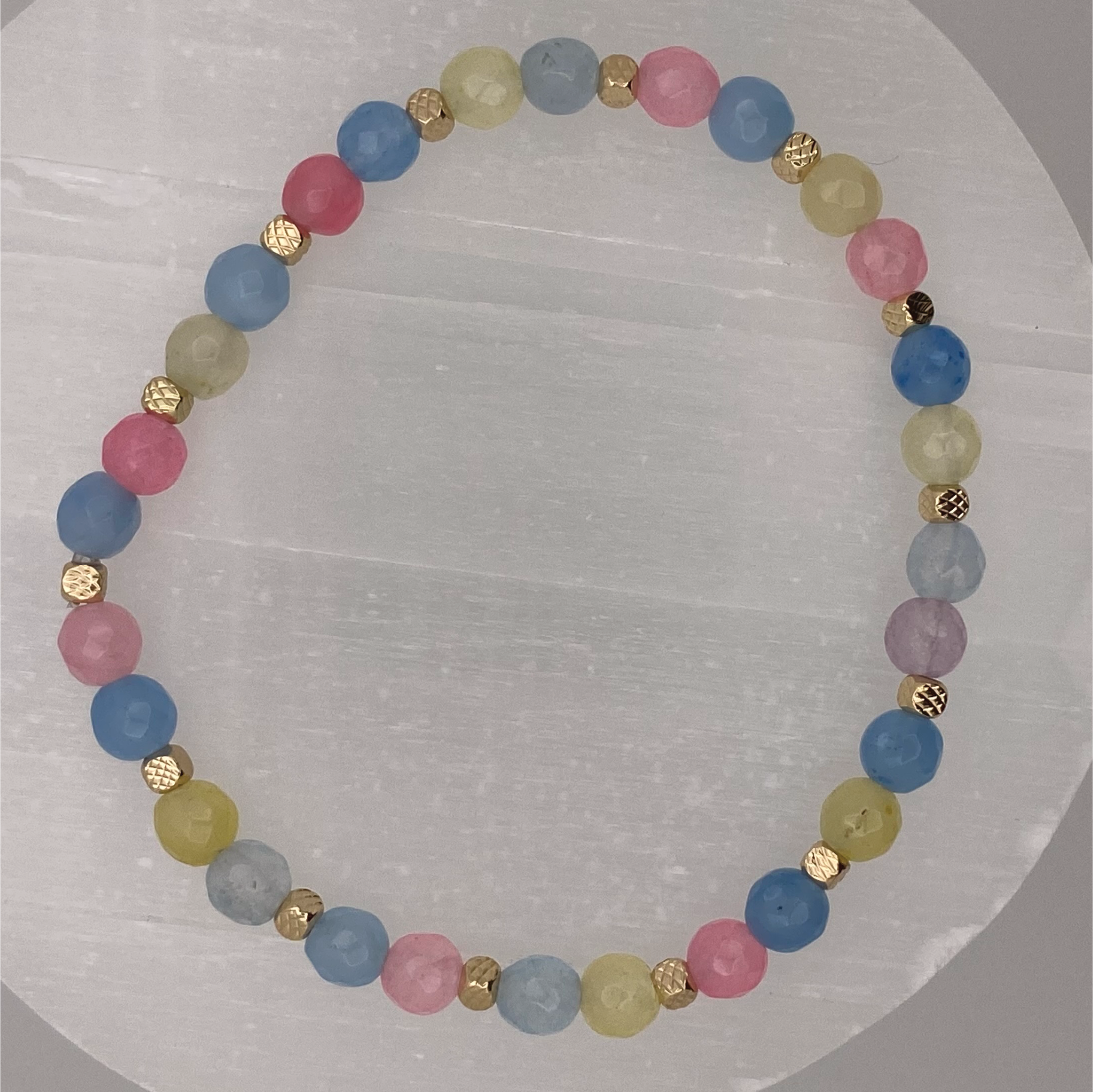 Pulsera de Opalita con Espaciadores Dorados