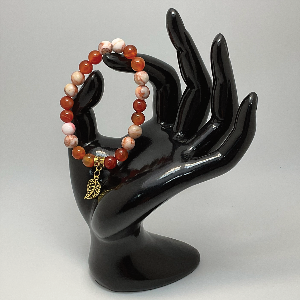 Pulsera con abalorios de cornalina, ágata, magnesita y pan de oro
