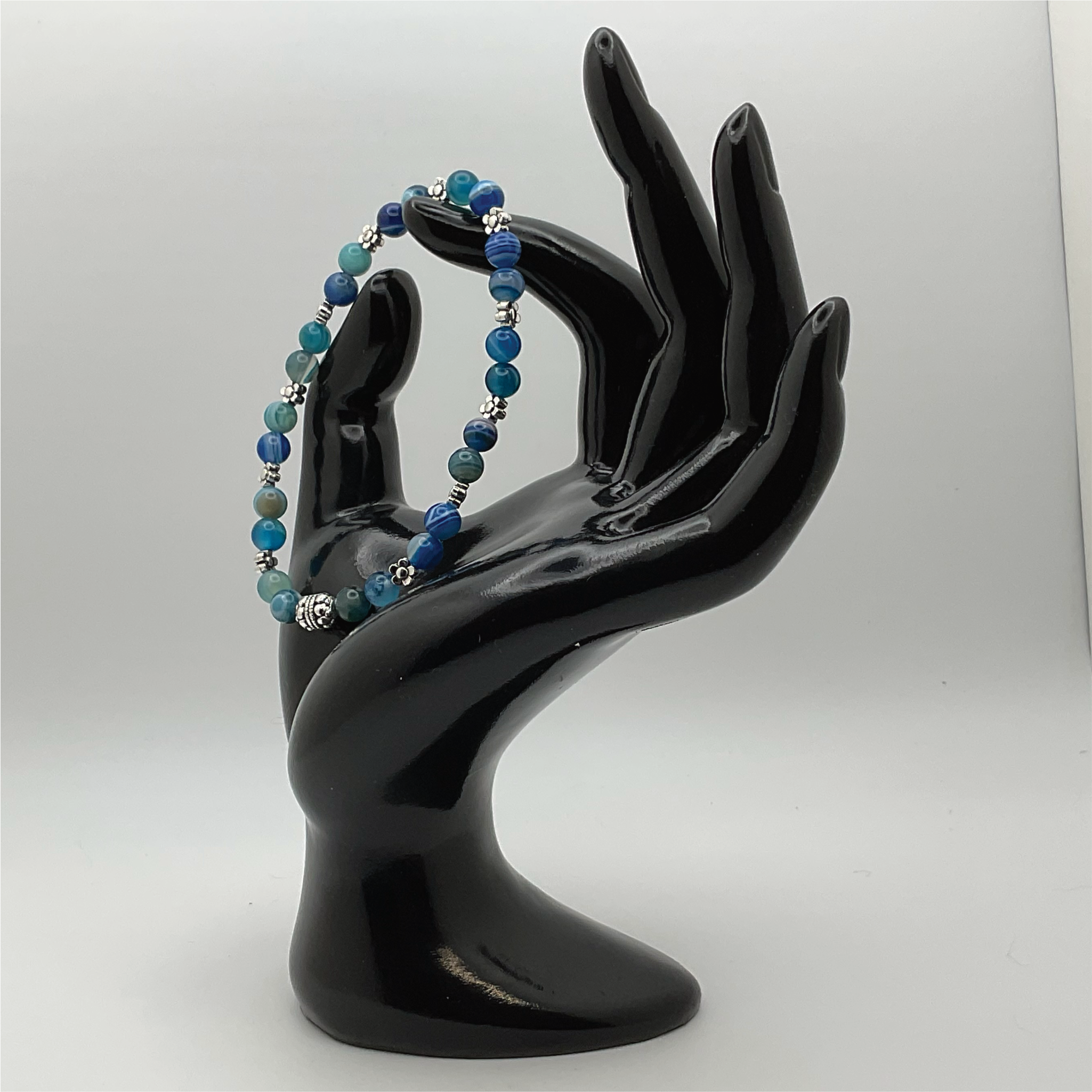 Pulsera de ágata Vena de Dragón Azul con espaciadores de barril y flor de plata