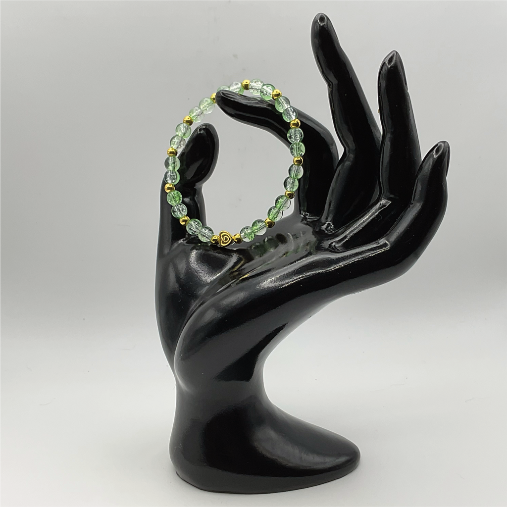 14.5 cm (5.7") Green Crackle Heart Bracelet with Gold Spacers