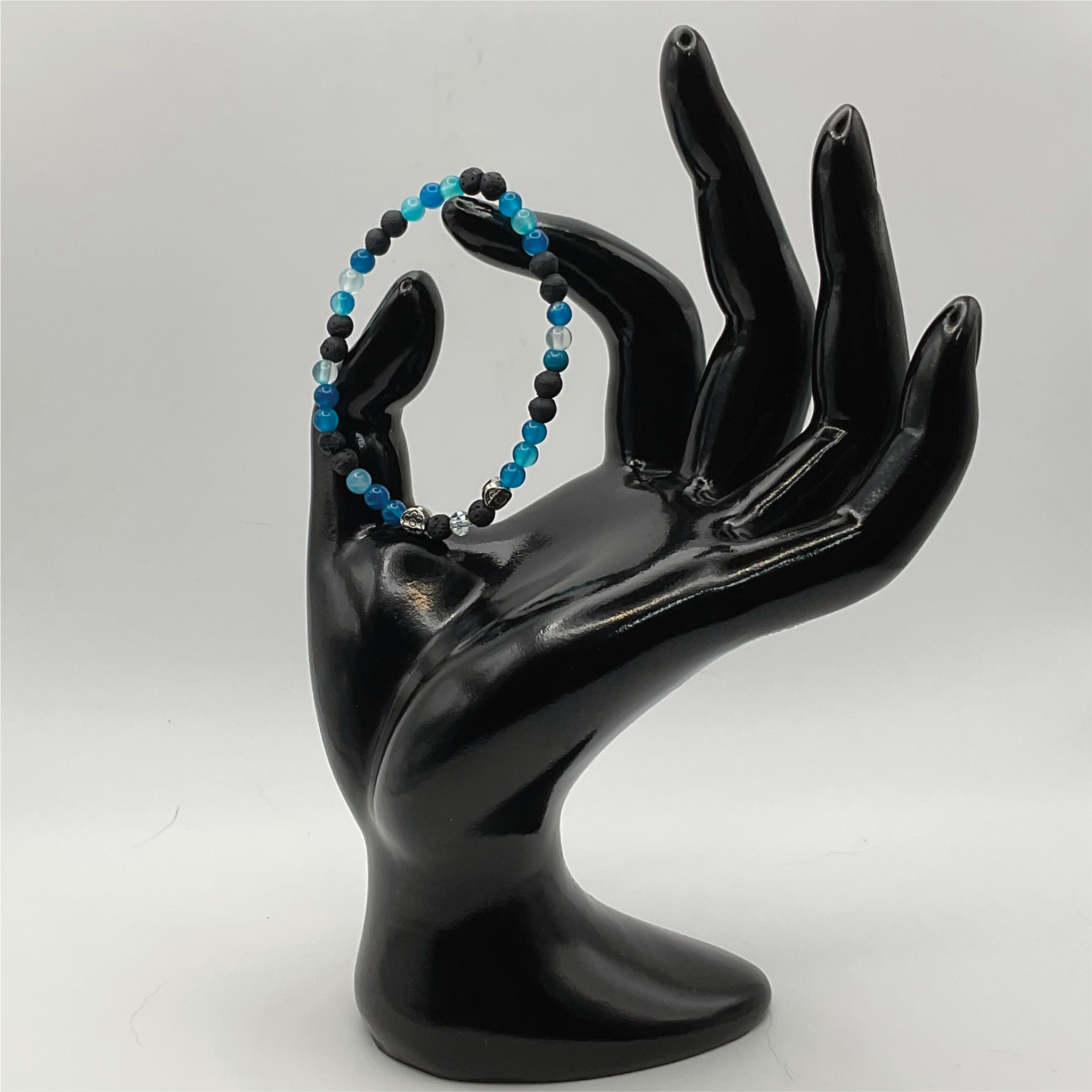 14 cm (5.5") Blue Dragon Vein Agate Black Agate Bracelet