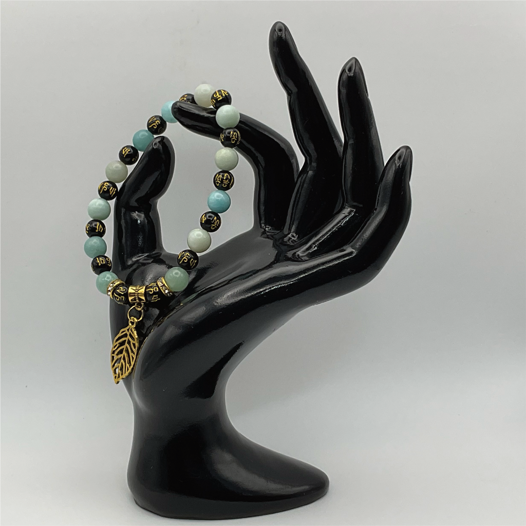 Pulsera con dije de hoja Pixiu de calcedonia verde y espaciadores tono dorado