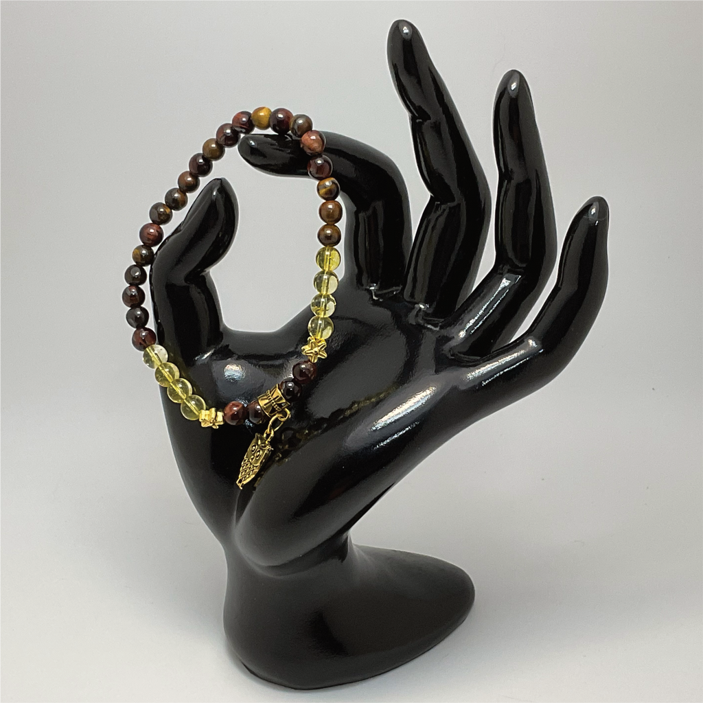 Pulsera con dije de búho dorado de citrino y mookaite con espaciadores de estrellas doradas