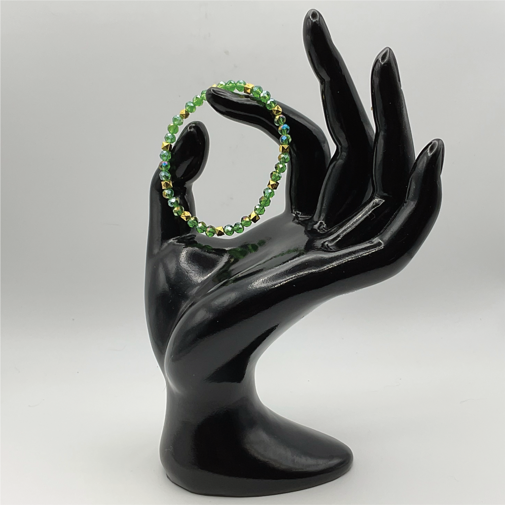 14.5 cm (5.7") Green Bracelet with Gold Square Spacers