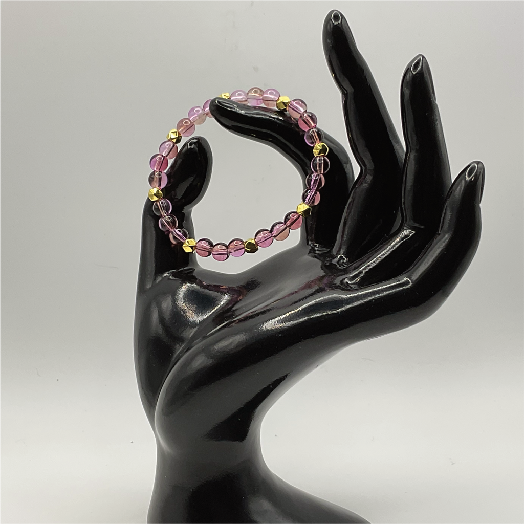 14 cm (5.5") Cloudy Pink Bracelet with Gold Square Spacers