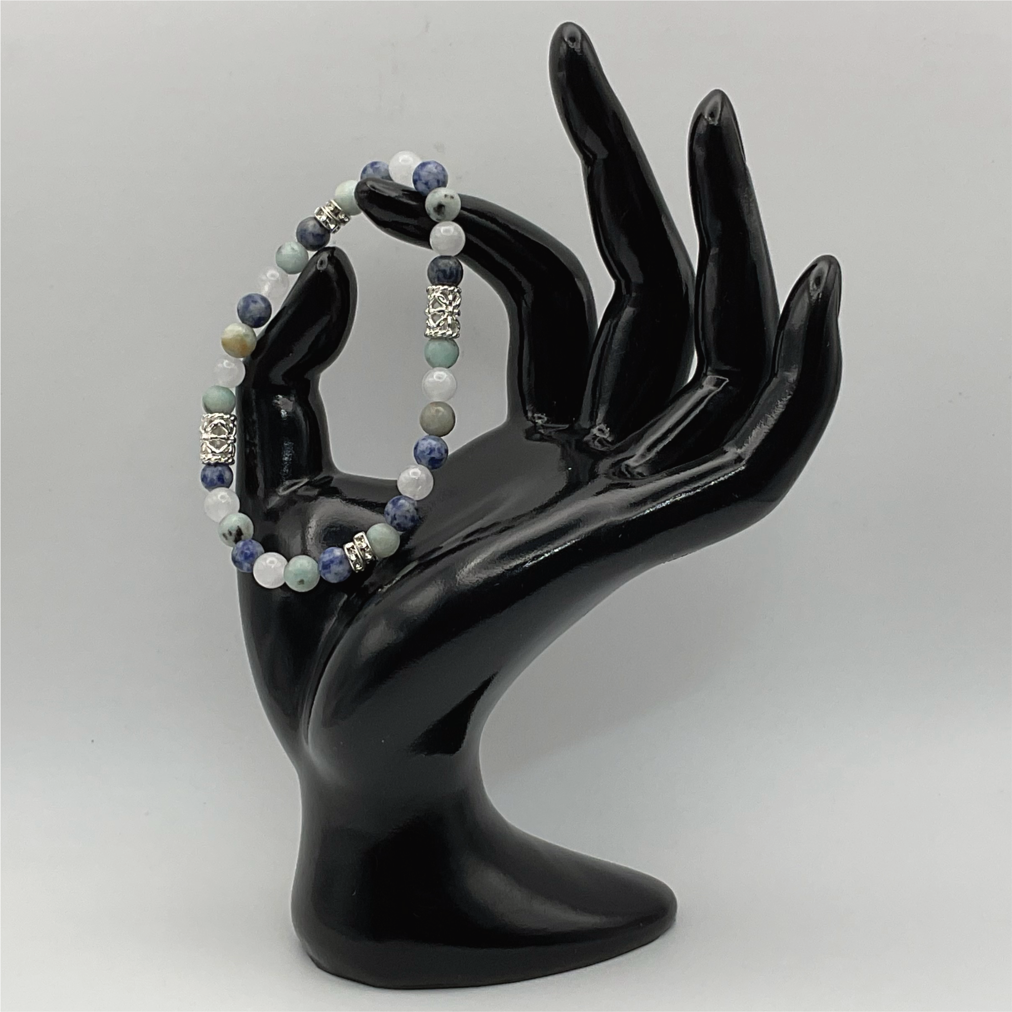 Pulsera de Sodalita y Cuarzo Lechoso con Separadores de Plata