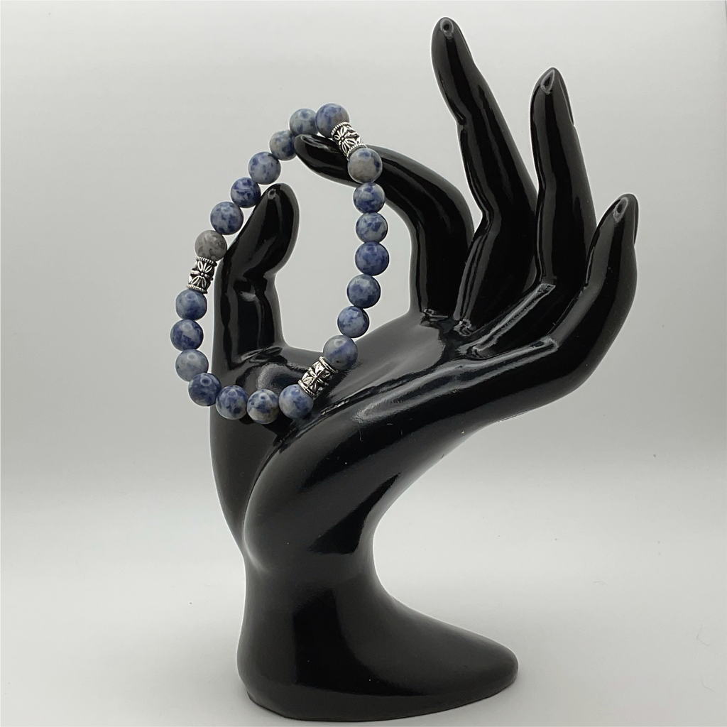 Pulsera de sodalita con espaciadores de plata