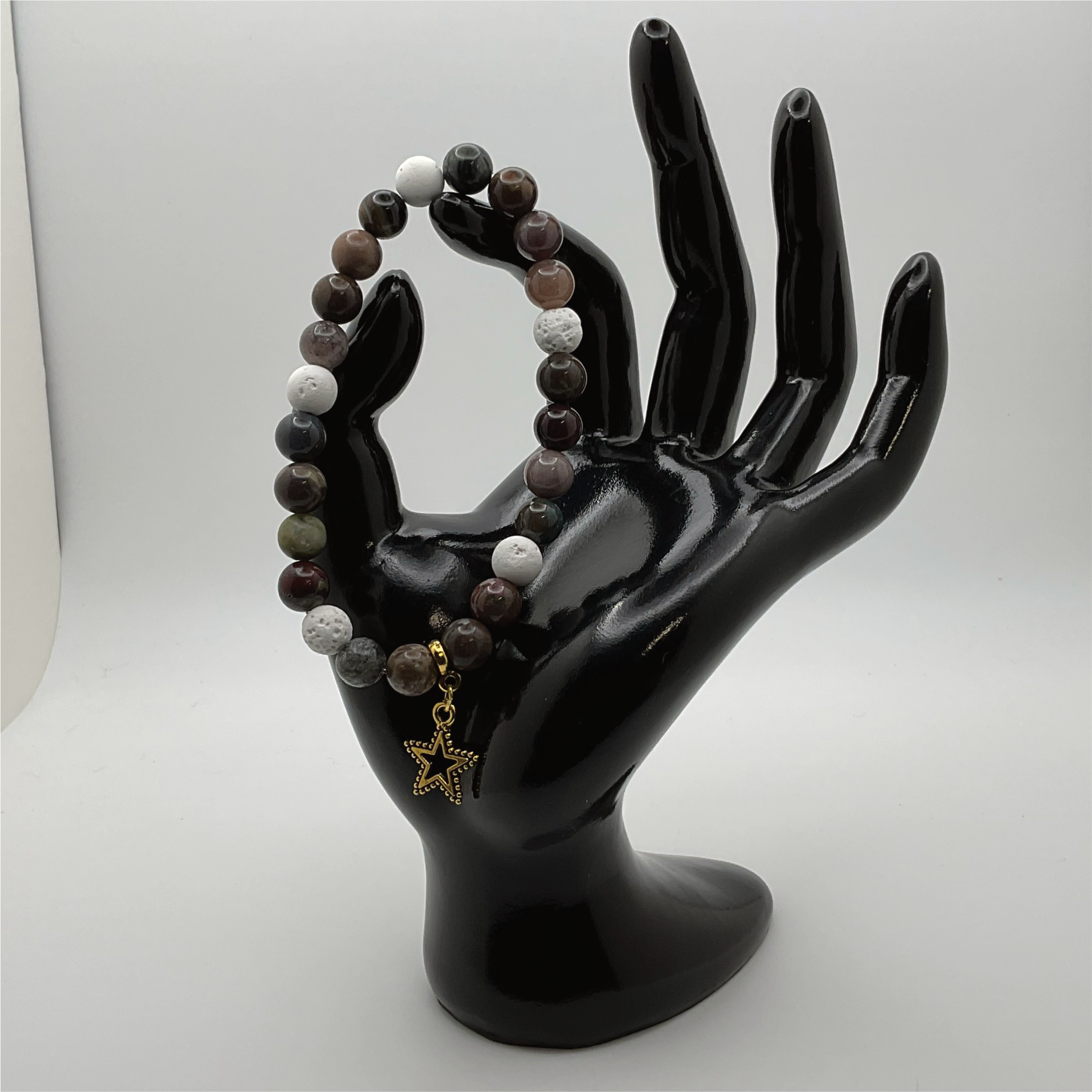 Pulsera con abalorio de estrella de magnesita mokaíta