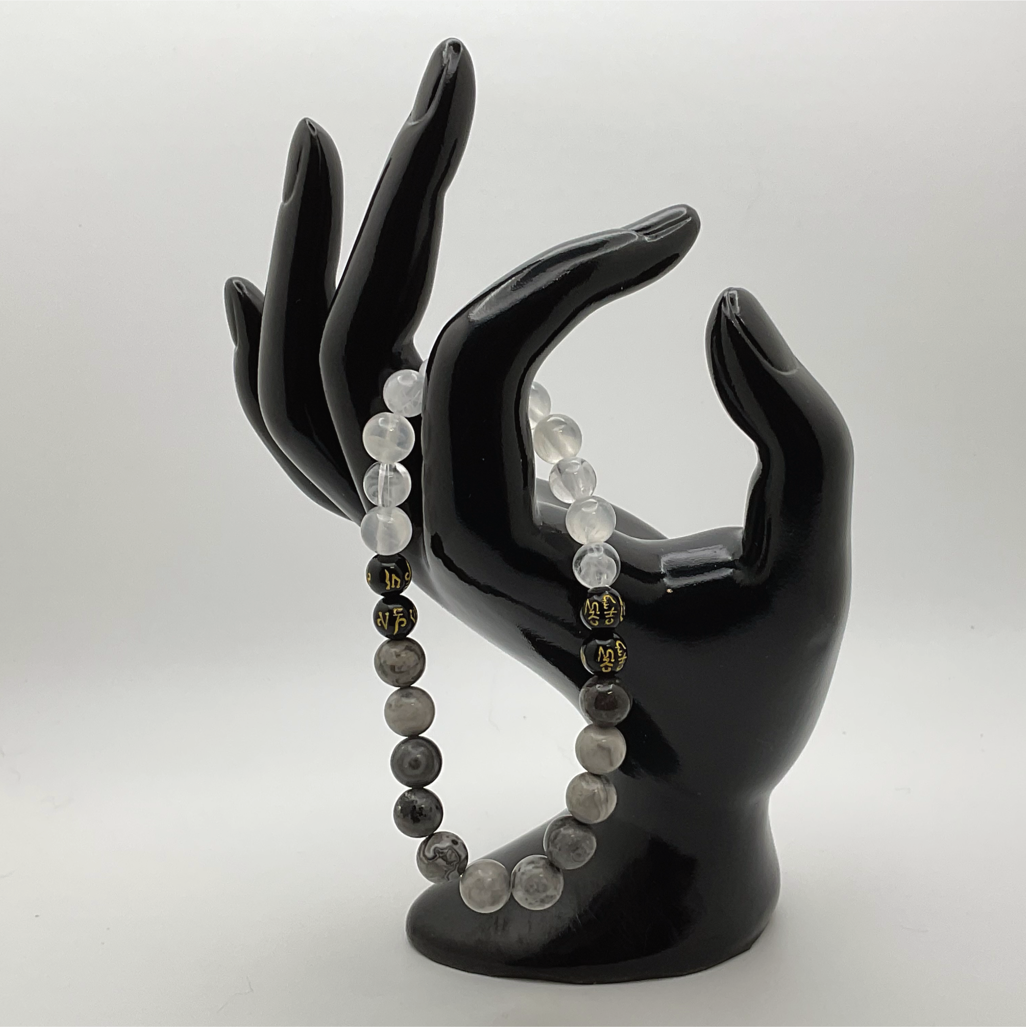 Pulsera Pixiu de Magnesita Gris, Cuarzo Nuboso y Ágata Negra