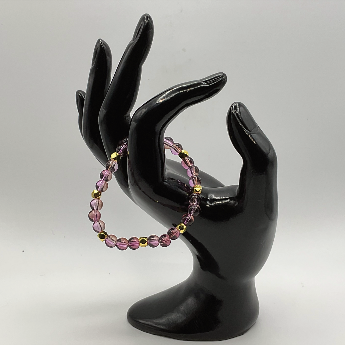14 cm (5.5") Cloudy Pink Bracelet with Gold Square Spacers