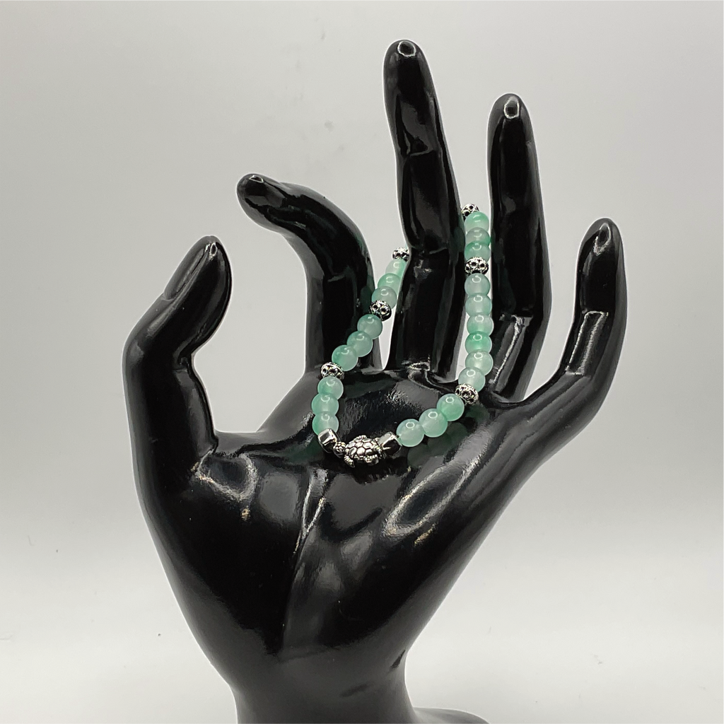 15.5 cm (6.1") Light Green Turtle Charm Glass Bracelet with Silver Spacers