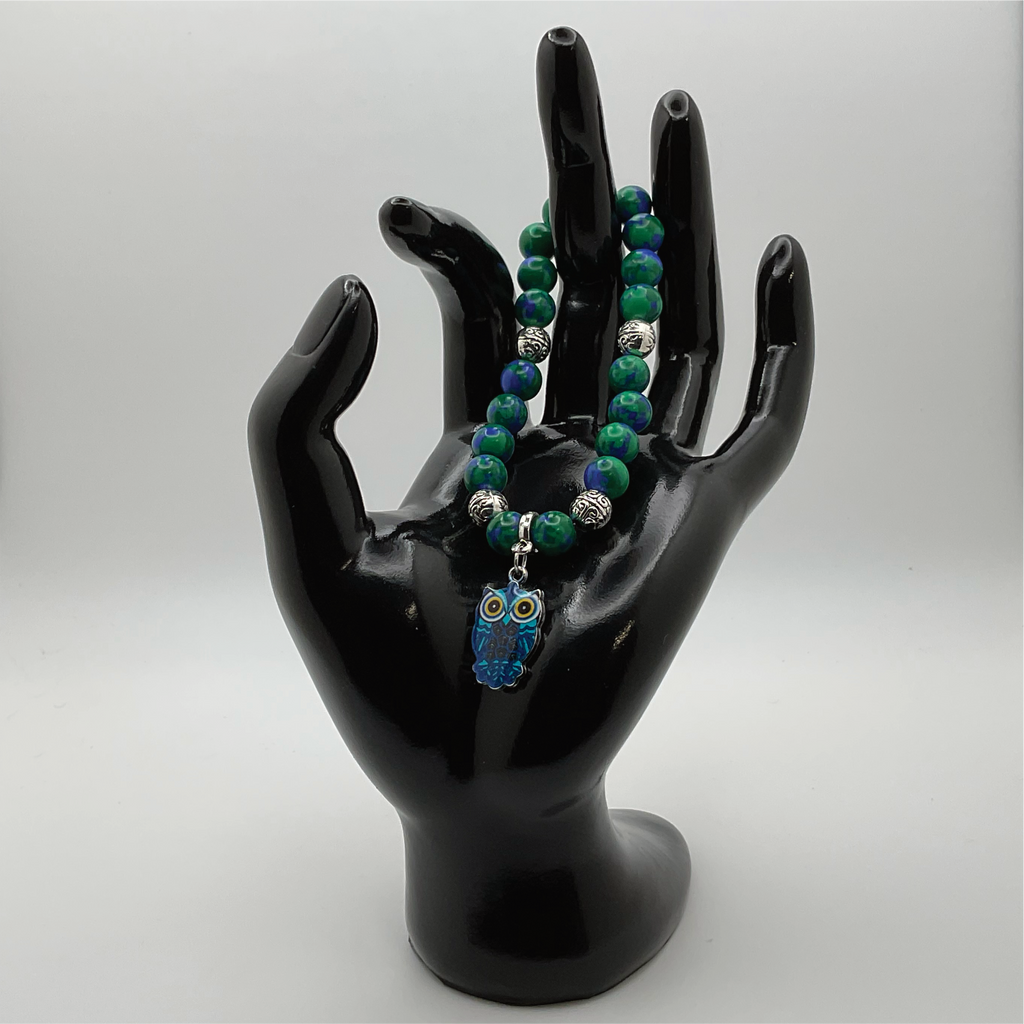 Pulsera con dije de búho azul azurita y separadores de plata