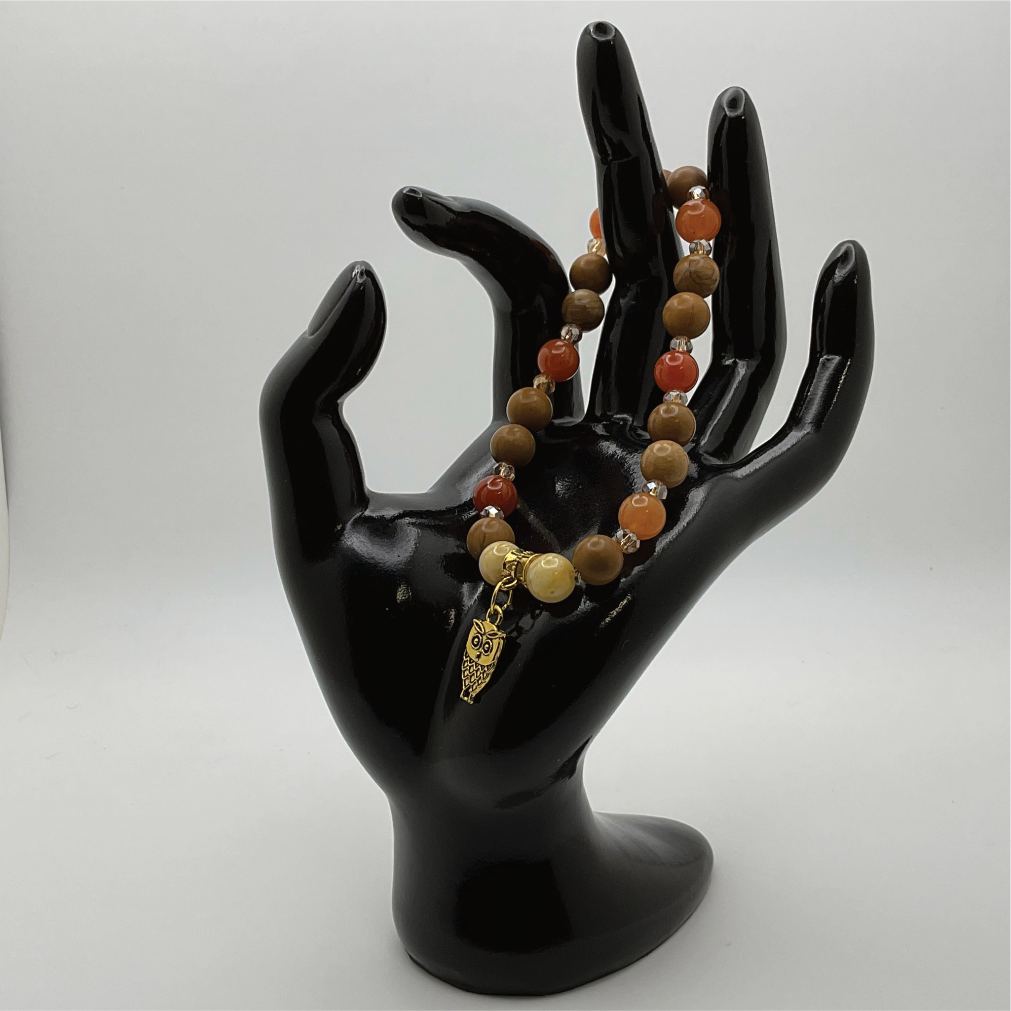 Pulsera de amuleto de búho de jaspe amarillo con espaciadores de cristal