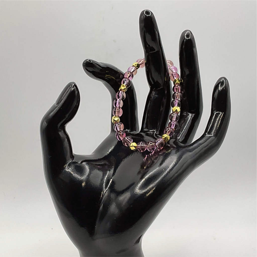 14 cm (5.5") Cloudy Pink Bracelet with Gold Square Spacers