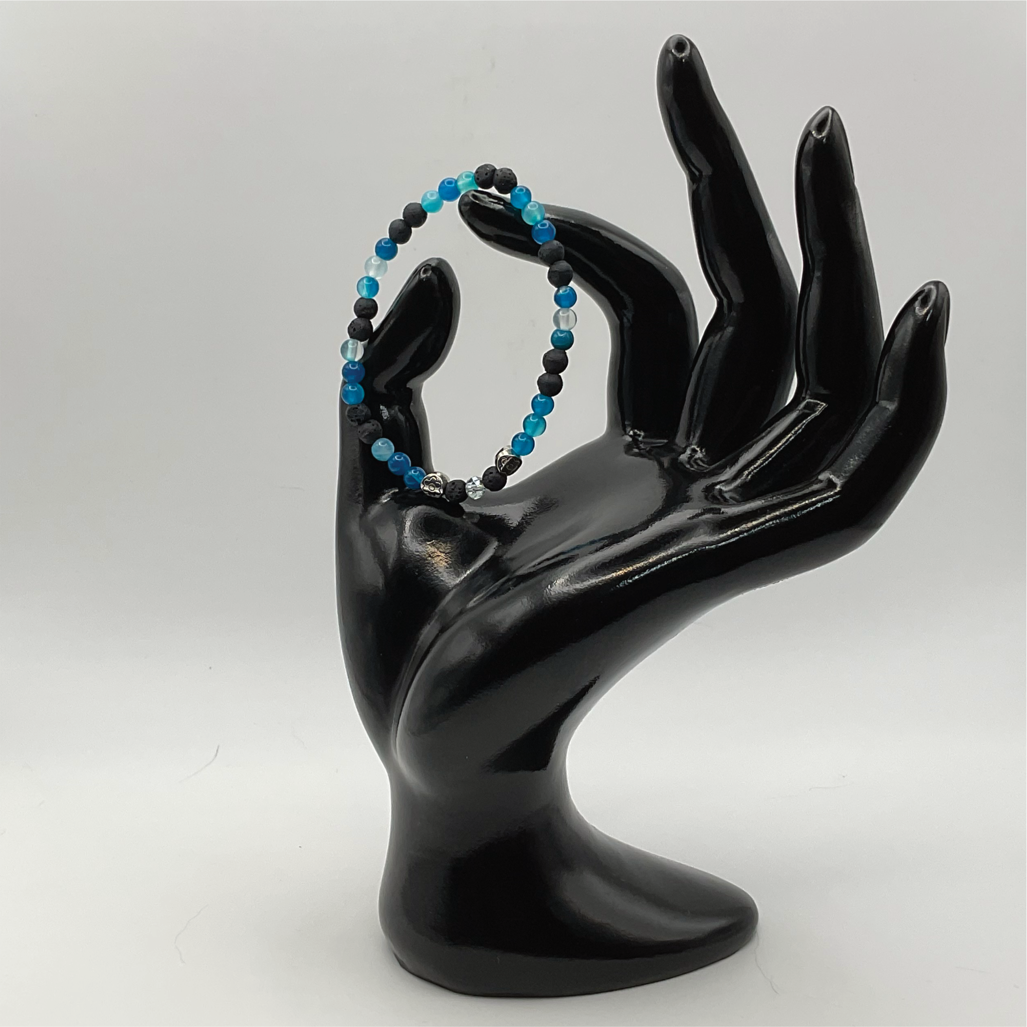 14 cm (5.5") Blue Dragon Vein Agate Black Agate Bracelet