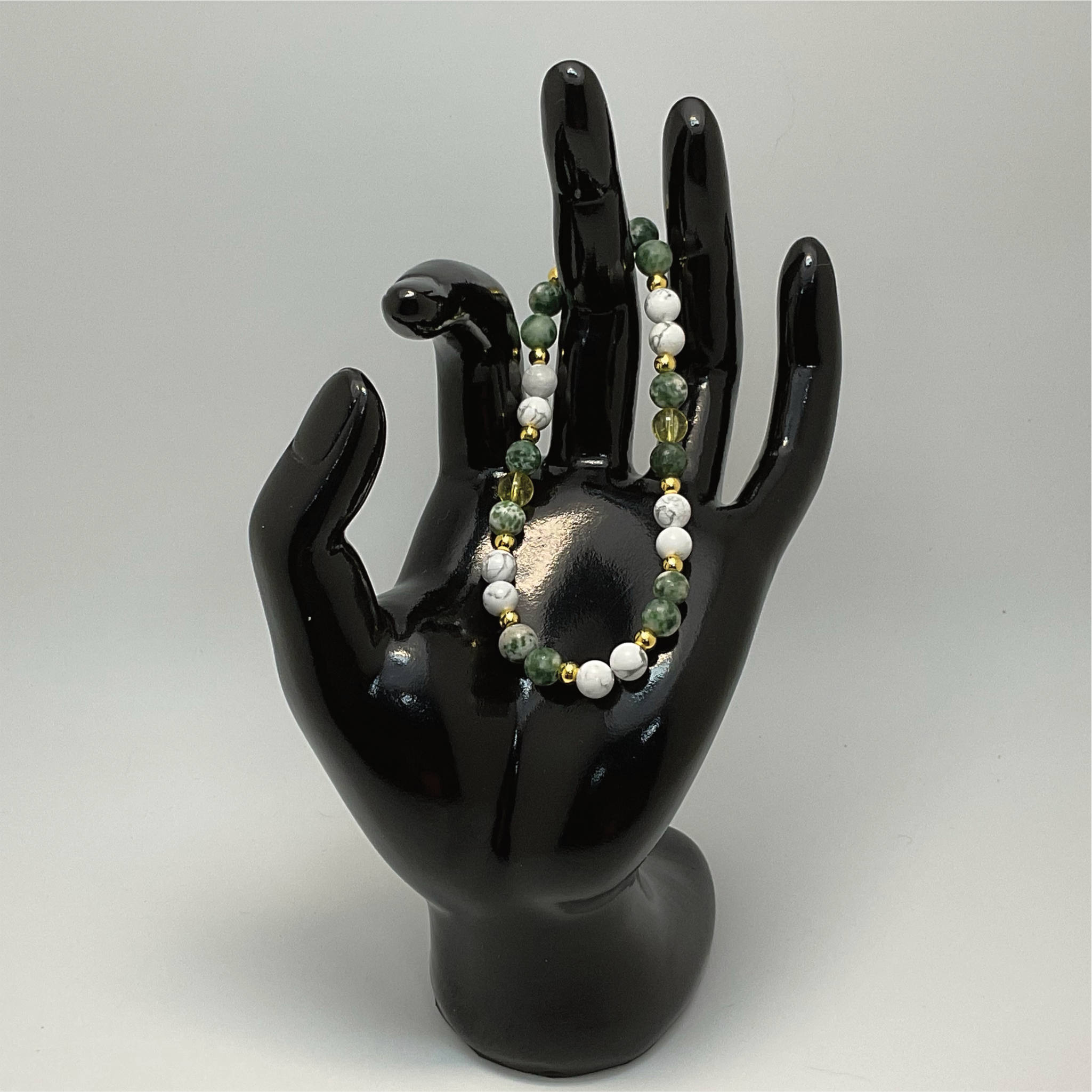 Pulsera de citrino, calcedonia verde y magnesita con separadores dorados